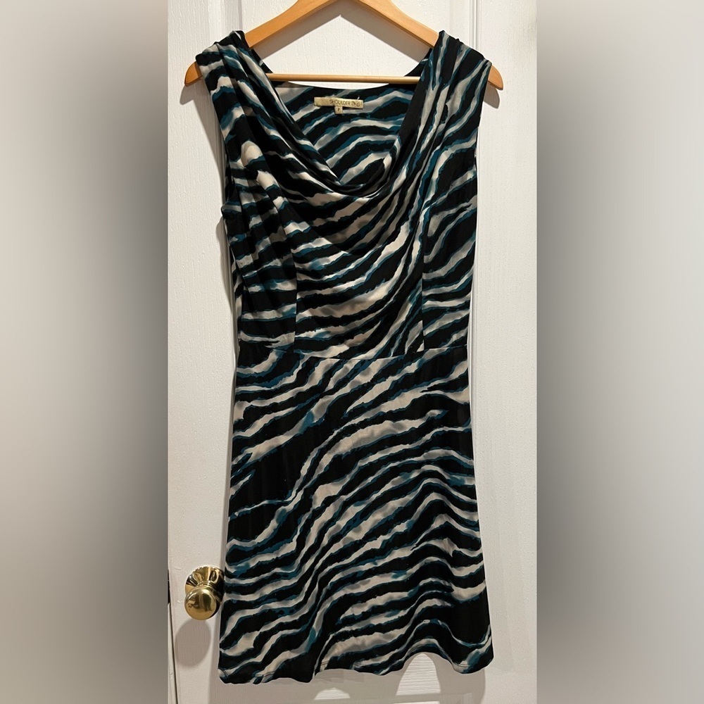 Shoulder B dress size petite.